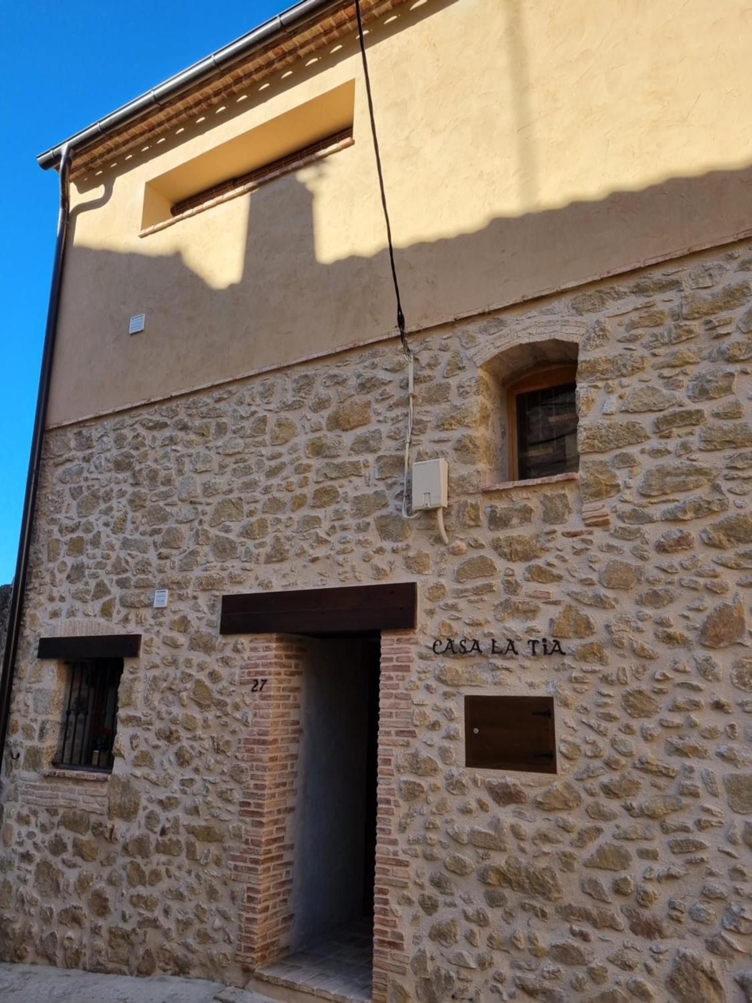 Апартаменты Casa La Tia Арнес Экстерьер фото