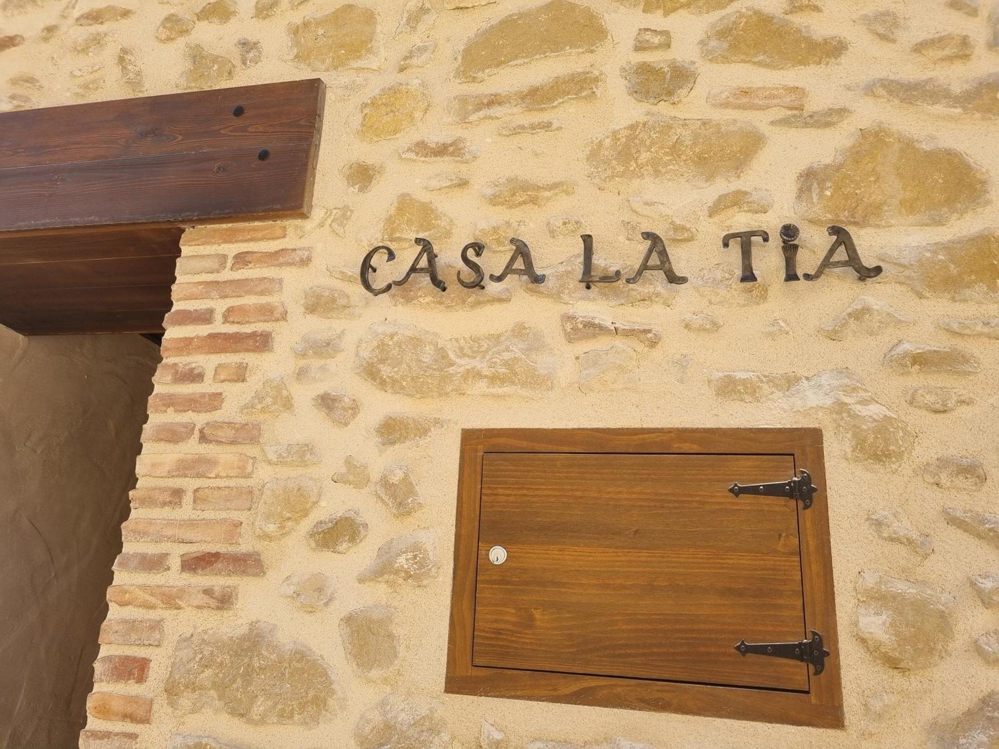 Апартаменты Casa La Tia Арнес Экстерьер фото